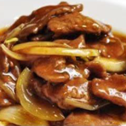 Boeuf aux oignons et aux champinons